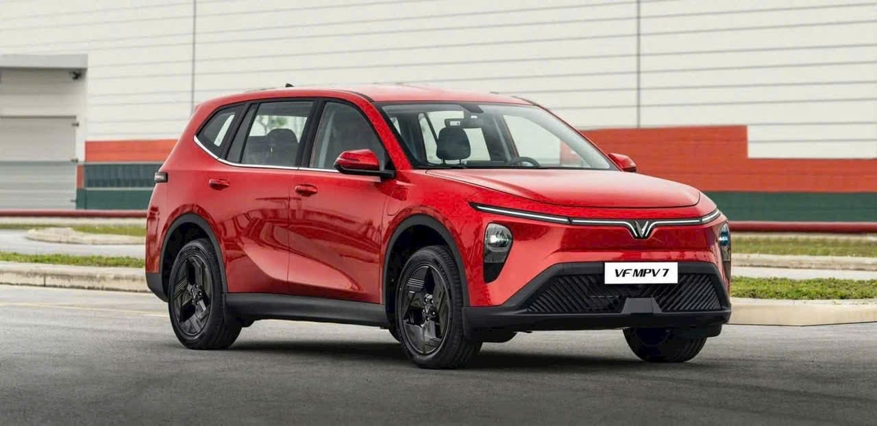 Khám phá vinfast mpv 7 trắng với thiết kế hiện đại, không gian rộng rãi và nhiều công nghệ thông minh dành cho gia đình Việt.